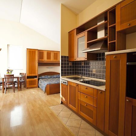 Studio Apartmani Bijeli Delfin บีโอกราดนาโมรู ภายนอก รูปภาพ