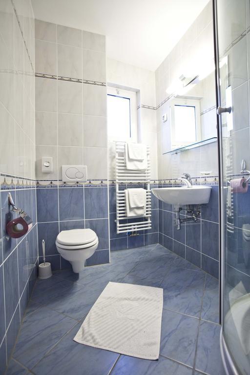 Studio Apartmani Bijeli Delfin บีโอกราดนาโมรู ห้อง รูปภาพ