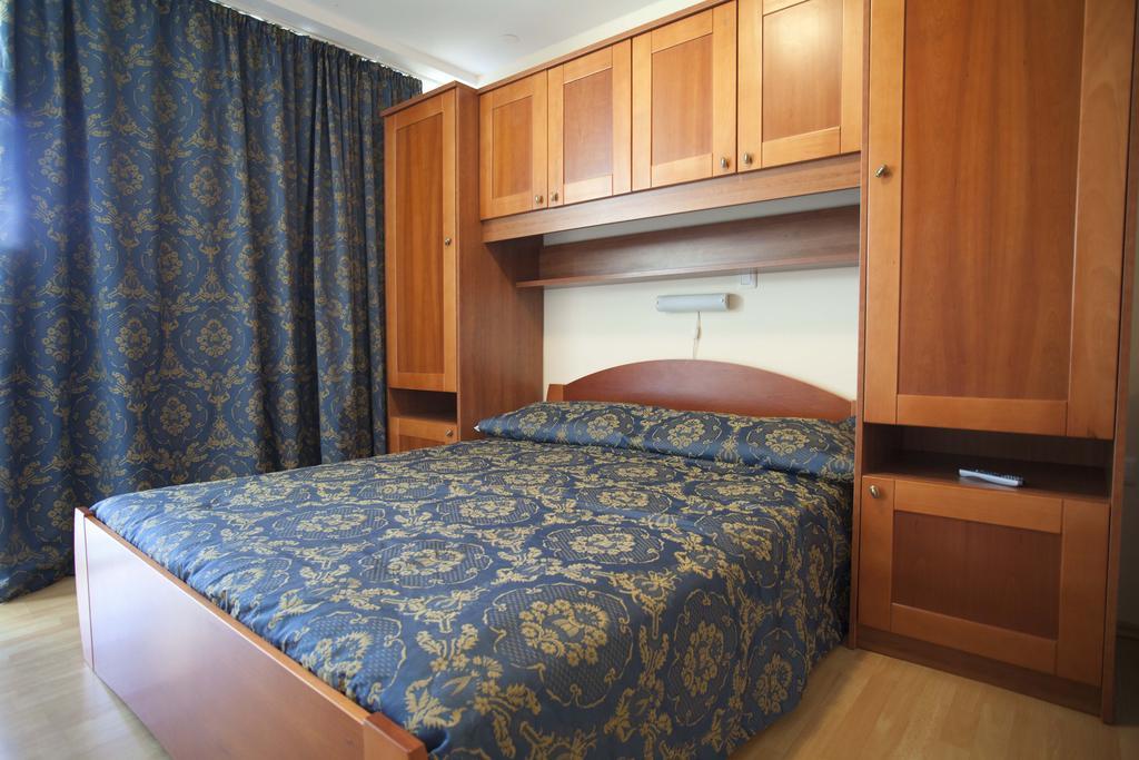 Studio Apartmani Bijeli Delfin บีโอกราดนาโมรู ห้อง รูปภาพ