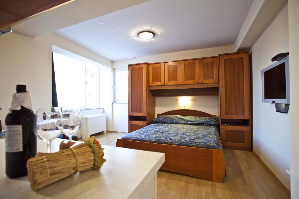 Studio Apartmani Bijeli Delfin บีโอกราดนาโมรู ห้อง รูปภาพ