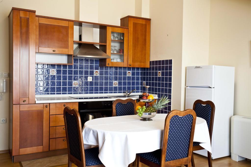 Studio Apartmani Bijeli Delfin บีโอกราดนาโมรู ห้อง รูปภาพ