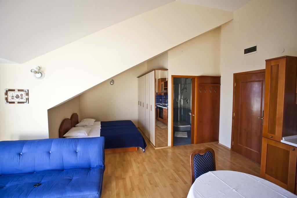 Studio Apartmani Bijeli Delfin บีโอกราดนาโมรู ห้อง รูปภาพ