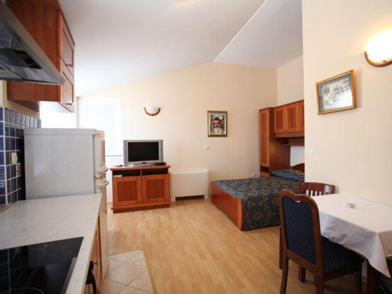 Studio Apartmani Bijeli Delfin บีโอกราดนาโมรู ภายนอก รูปภาพ